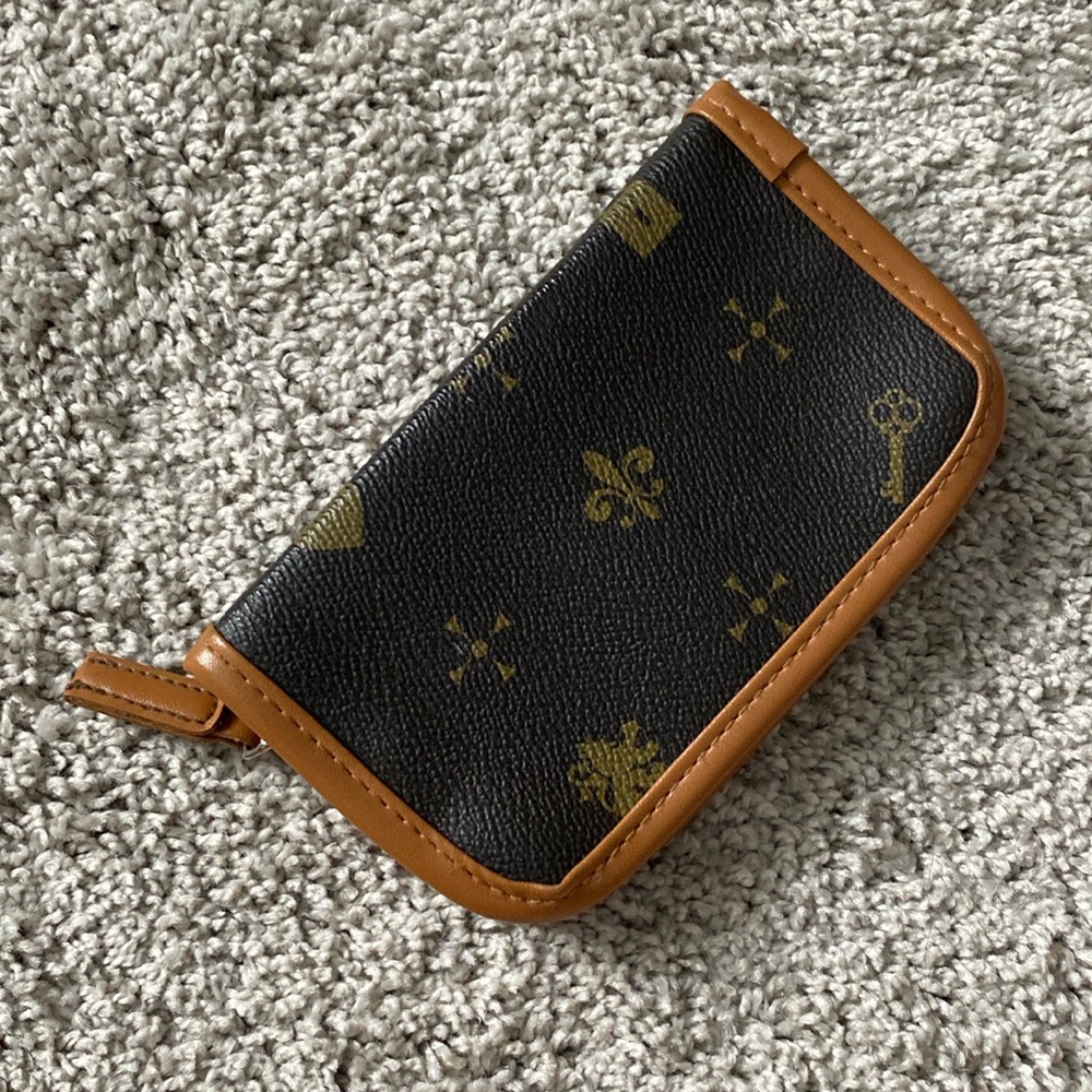 Brown royal themed makeup pencil pouch